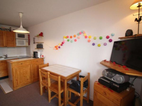 Appartement 2 Pièces avec Balcon à 400m des Pistes, Parking Gratuit - FR-1-297-161 Auris